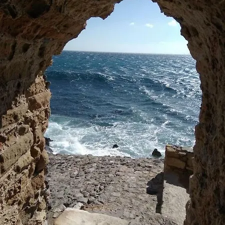 Апартаменты Old Traditional House In The Castle Of Monenvasia Монемвазия