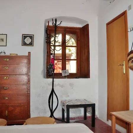 Апартаменты Old Traditional House In The Castle Of Monenvasia