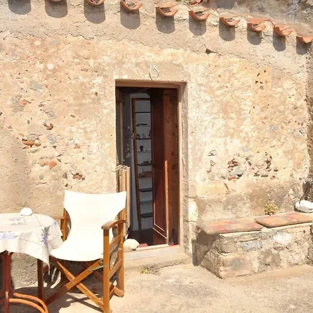 Old Traditional House In The Castle Of Monenvasia * Монемвазия